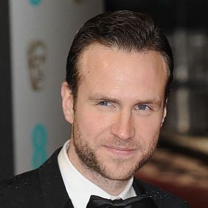 Foto Rafe Spall