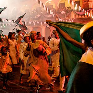 Foto Medio sol amarillo