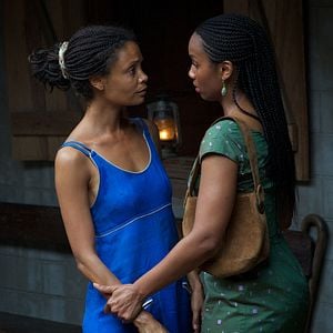 Foto Medio sol amarillo