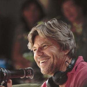 Foto Pastel de pera con lavanda