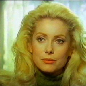 Foto La mujer con botas rojas