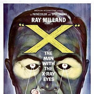 Foto El hombre con rayos X en los ojos