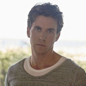 Foto Ashley Zukerman