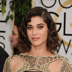Foto Lizzy Caplan