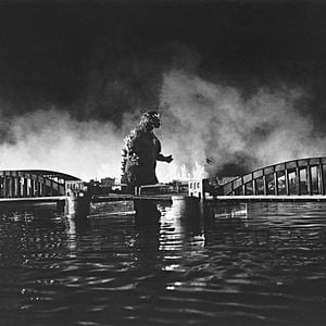 Foto Godzilla, Japón bajo el terror del monstruo