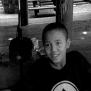 Foto Mysterious Object at Noon