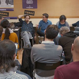 Foto Política, Manual de Instrucciones