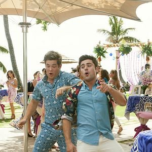 Foto Mike y Dave buscan rollo serio