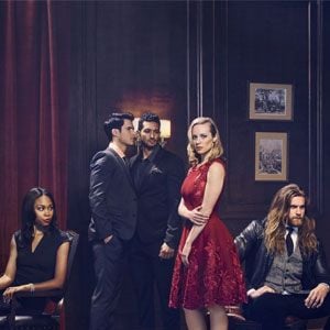 Foto Too Close to Home