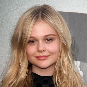 Foto Emily Alyn Lind