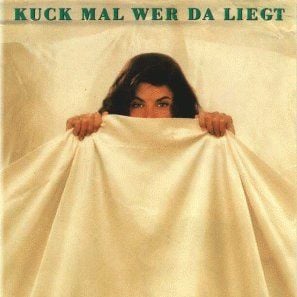 Foto Hay un muerto en mi cama