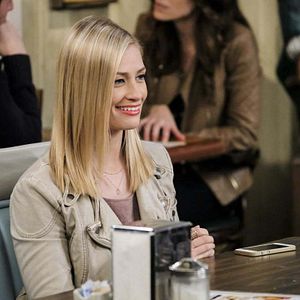 Foto Dos chicas sin blanca