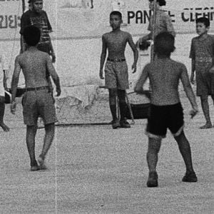 Foto Mysterious Object at Noon