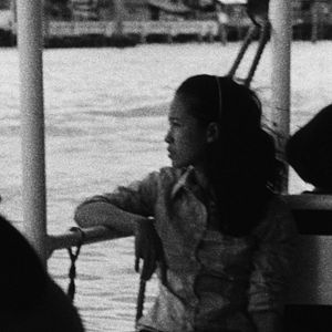 Foto Mysterious Object at Noon