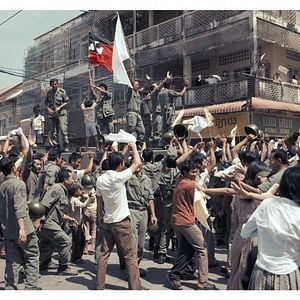 Foto Se lo llevaron (Recuerdos de una niña de Camboya)