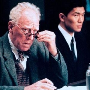 Foto Mientras nieva sobre los cedros