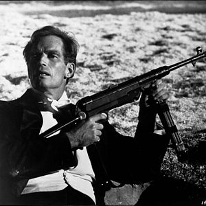 Foto Una tumba al amanecer