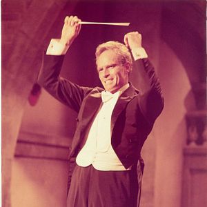 Foto Una tumba al amanecer