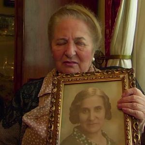 Foto Muchos hijos, un mono y un castillo