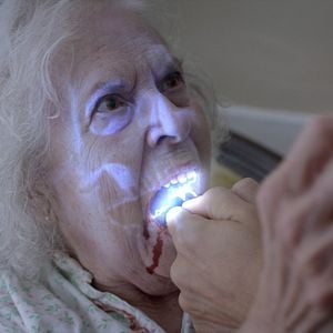 Foto Night Of The Living Deb