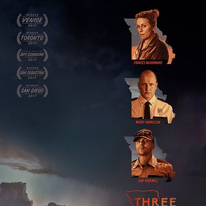 Foto Tres anuncios en las afueras