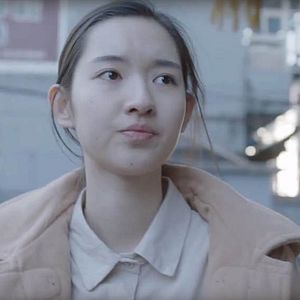 Foto An Elephant Sitting Still