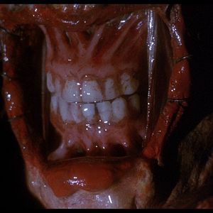 Foto Hellraiser (Los que traen el infierno)