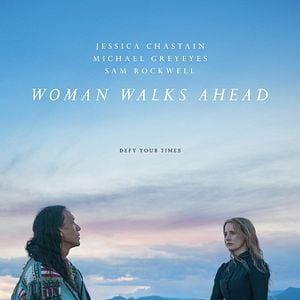 Foto Woman Walks Ahead