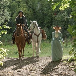 Foto Woman Walks Ahead