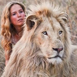 Foto Mia y el león blanco