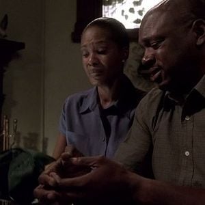 Foto A dos metros bajo tierra