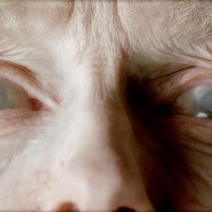 Foto A dos metros bajo tierra