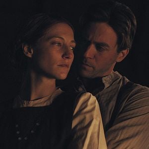 Foto Ashley Zukerman