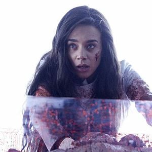 Foto Hannah John-Kamen