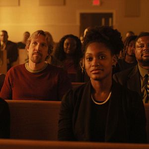 Foto Dios no está muerto: Una luz en la oscuridad