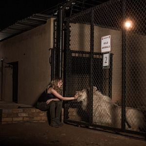 Foto Mia y el león blanco