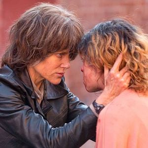 Foto Destroyer. Una mujer herida