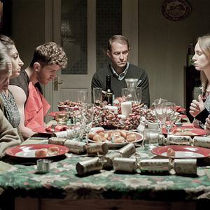 Foto Await Further Instructions