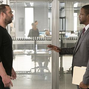 Foto Sullivan Stapleton