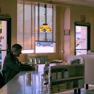 Foto Too Old to Die Young