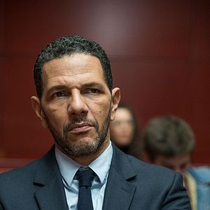 Foto La chica del brazalete