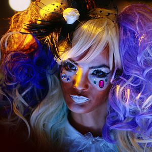 Foto She's Just A Shadow