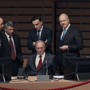 Foto Adults in the Room (Comportarse como adultos)