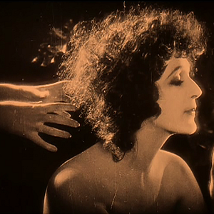 Foto Bajo la máscara del placer