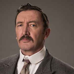 Next photo of Ralph Ineson