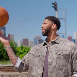 Foto Becoming: Ha nacido una estrella