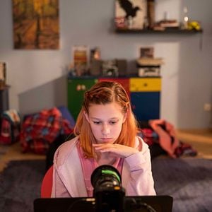 Foto Atrapados en la red