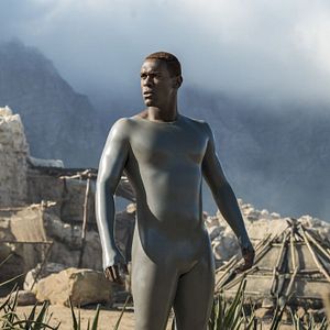 Foto Raised By Wolves (2020)