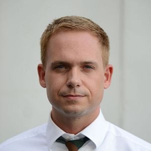 Foto Patrick J. Adams