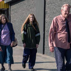 Foto Cómo sobrevivir en un mundo material (Kajillionaire)